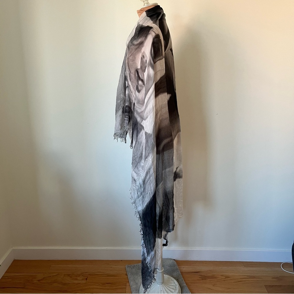 Suzi Roher Grey Face Design Modal Silk Lightweight Shawl Scarf EUC One Size - Picture 4 of 10